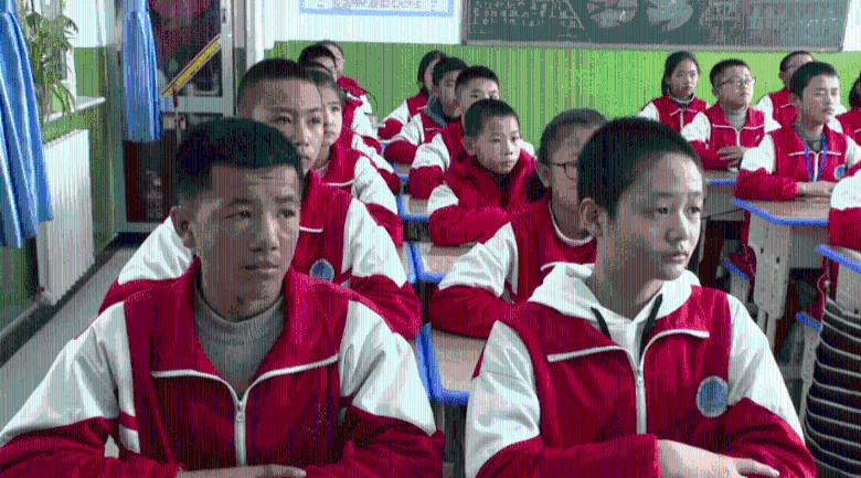 法国作家阿尔贝·加缪：“存在主义者透视荒诞世界”